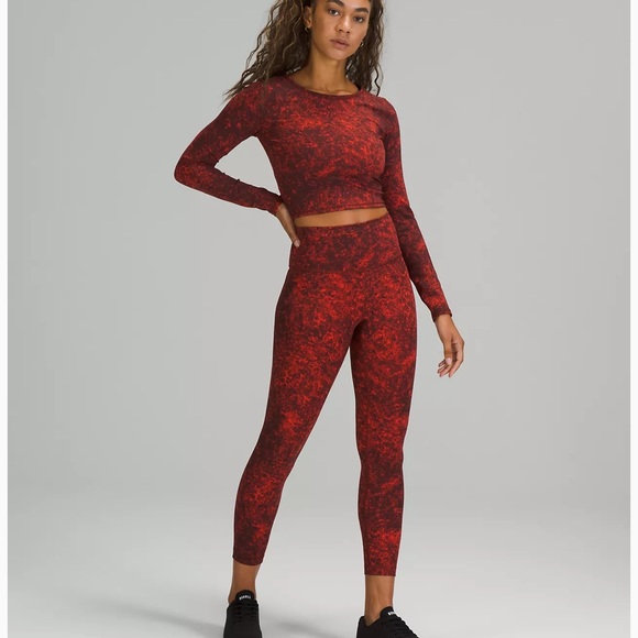 Wunder Train HR Tight 25” Denim Wash Print Autumn Red Black - Picture 8 of 9